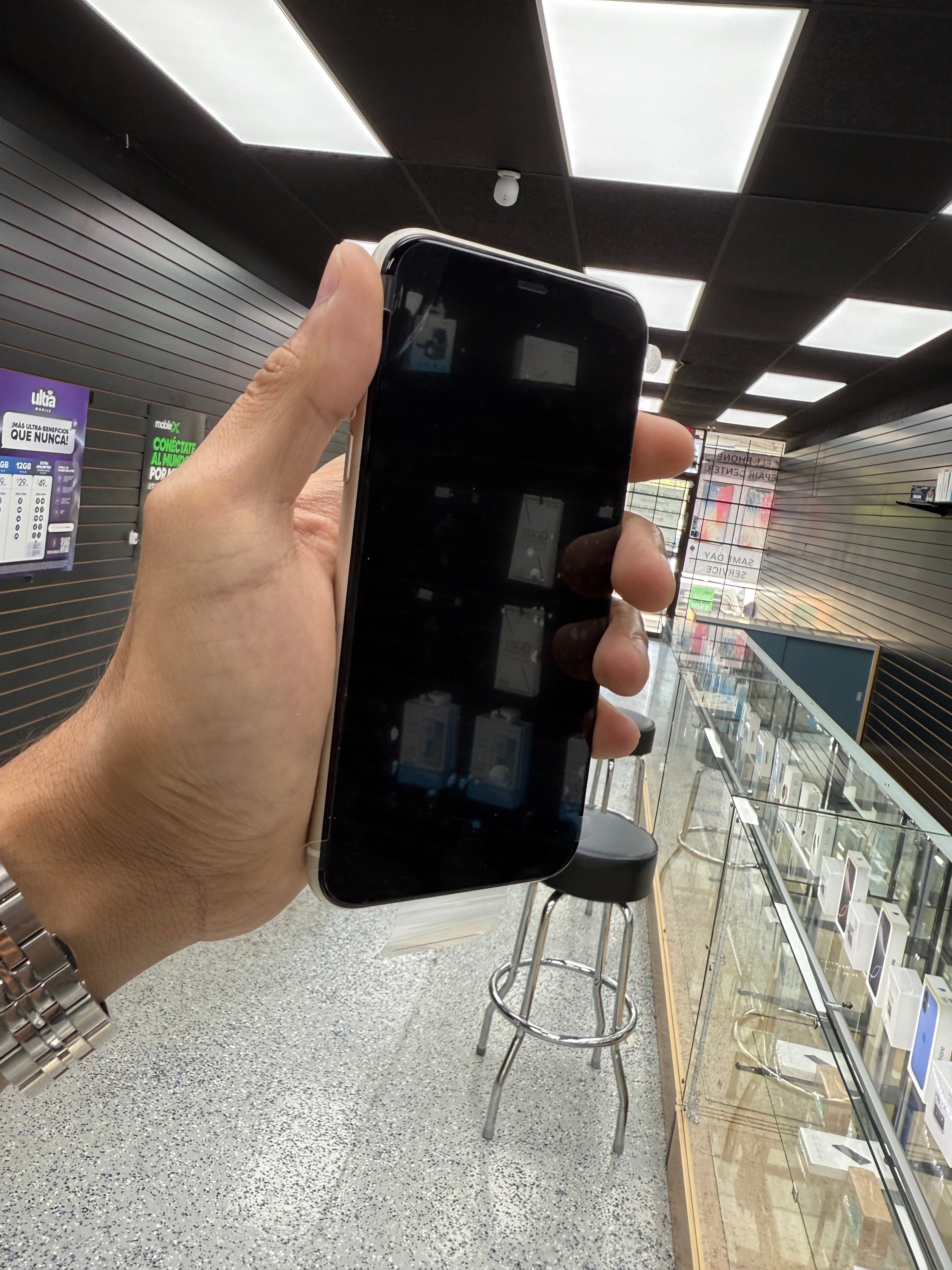 Apple iPhone 11 – 64GB – Green – Unlocked | Clean IMEI | Excellent Condition