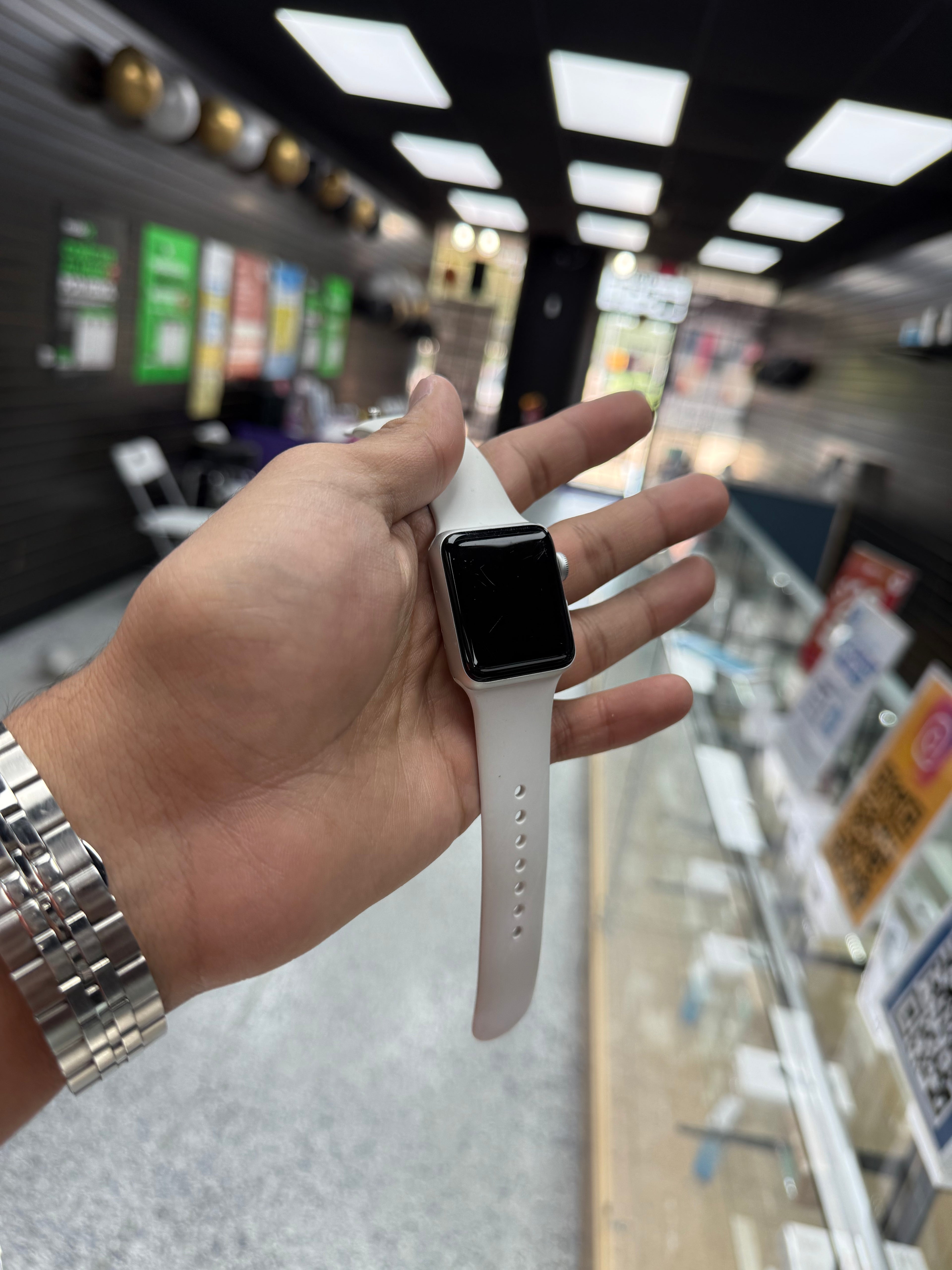 Apple Watch Series 3 – 38mm – Silver Aluminum Case | GPS | Great Condition