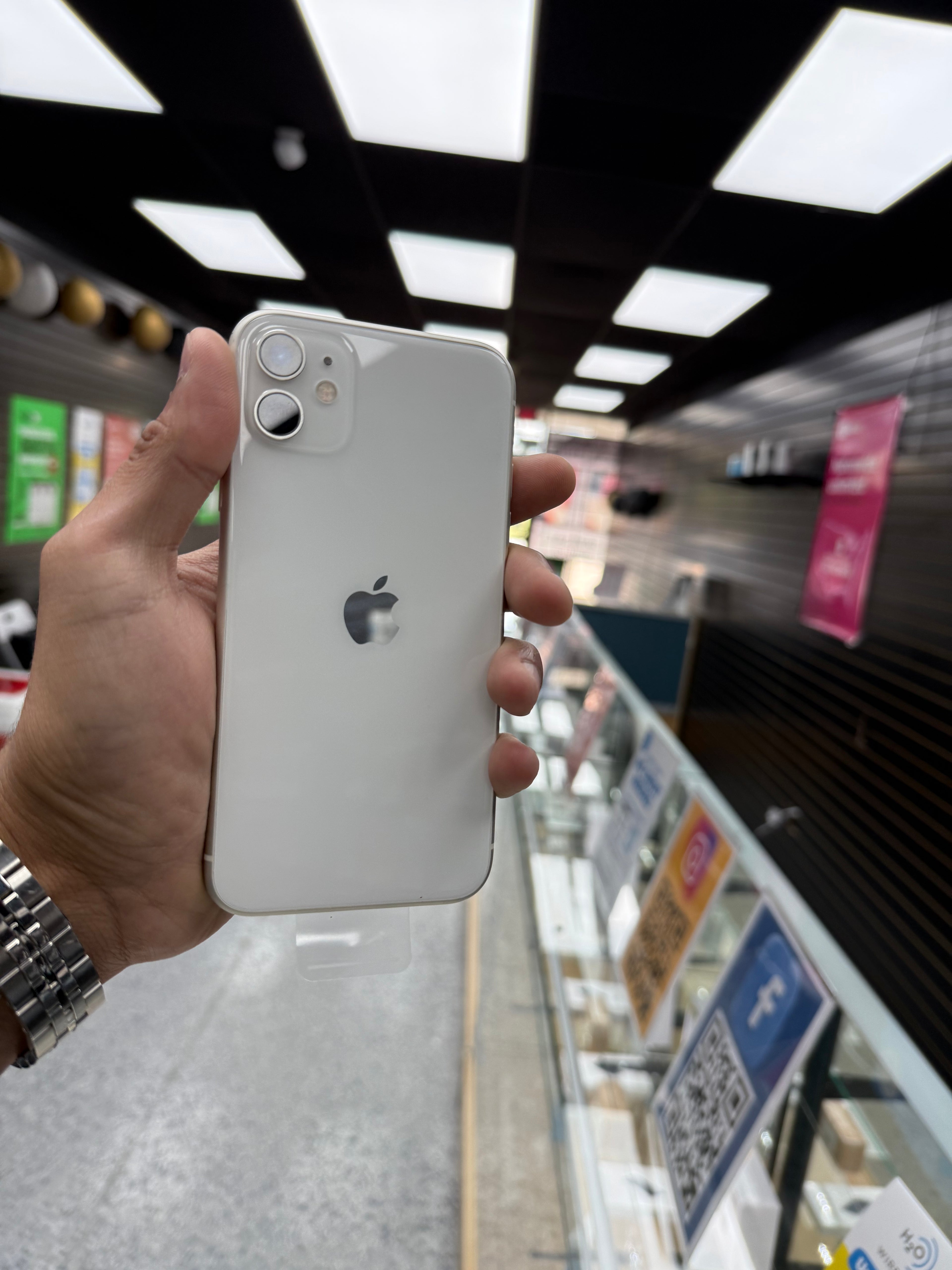 Apple iPhone 11 – 64GB – Unlocked – White | Clean IMEI | Excellent Condition – Brand New