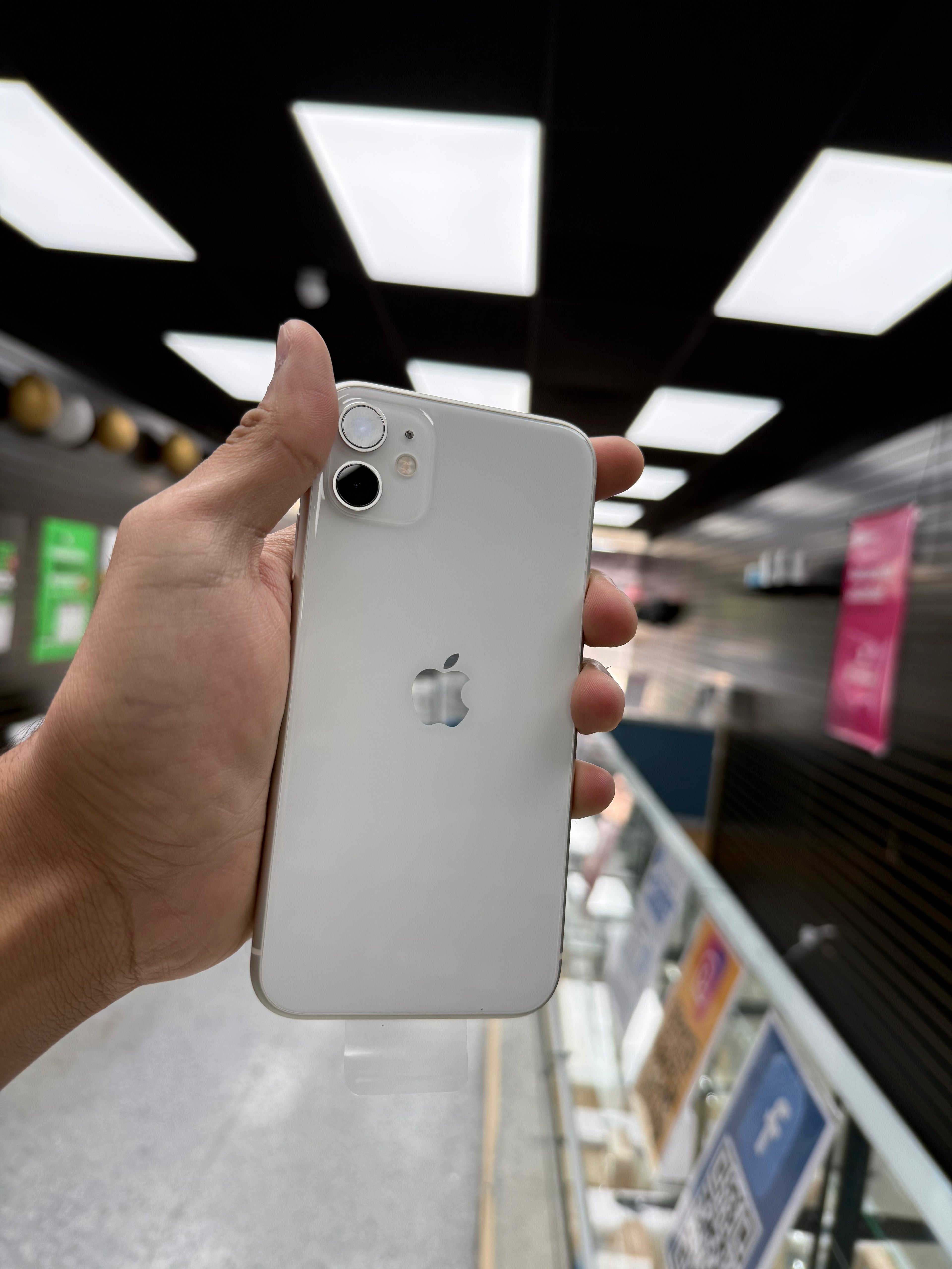 Apple iPhone 11 – 64GB – Unlocked – White | Clean IMEI | Excellent Condition – Brand New