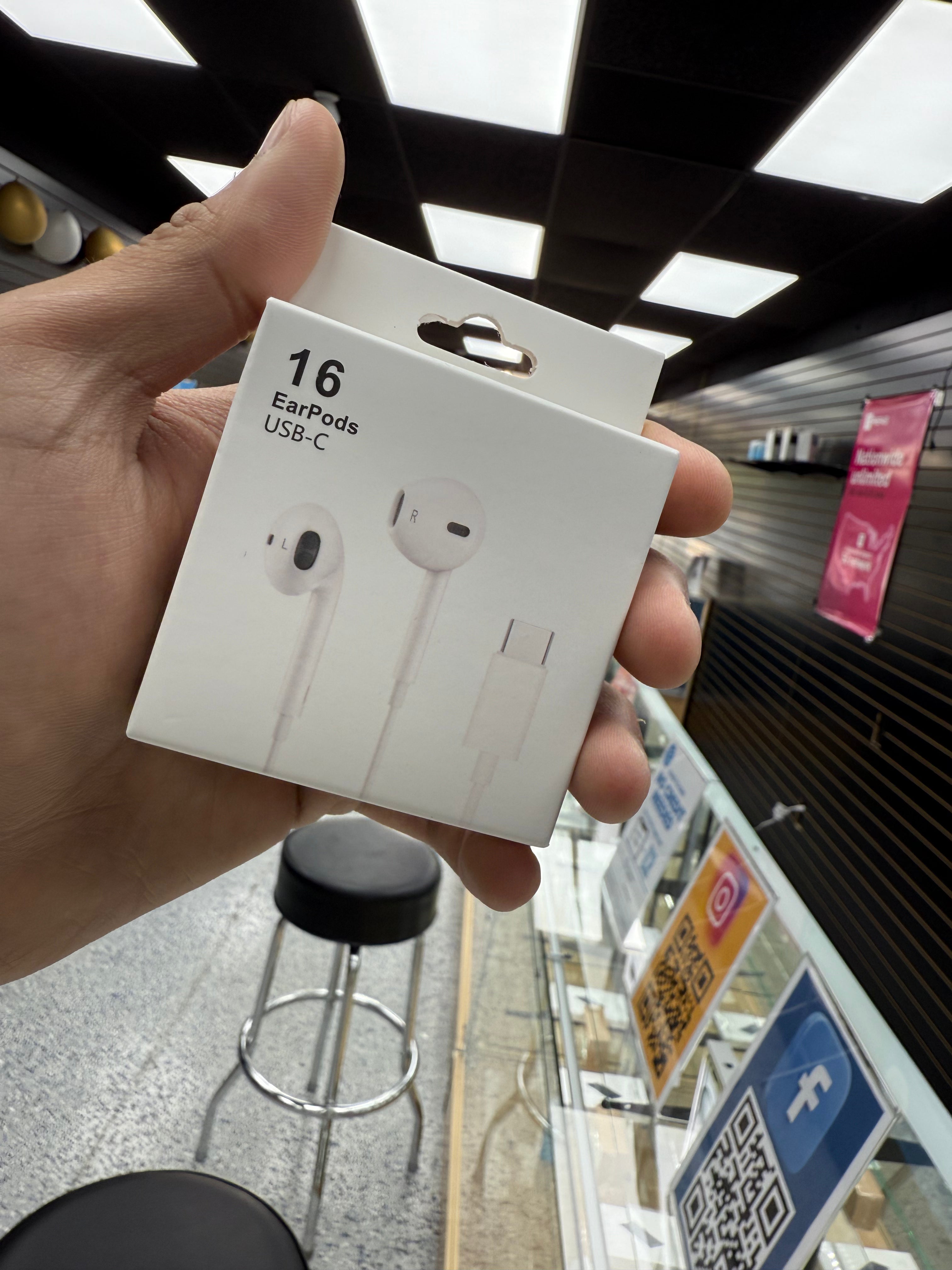 USB-C EarPods – White – High-Quality Generic In-Ear Headphones – Clear Sound & Mic
